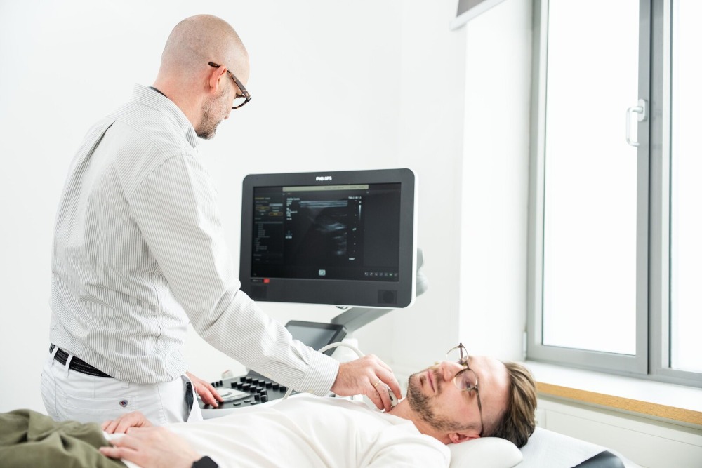 kardiologe-essen-dr-med-meyer-und-dr-med-thalayasingam-angiologische-untersuchung-v2 kardiologe-essen-dr-med-meyer-und-dr-med-thalayasingam- angiologische-untersuchung-v2