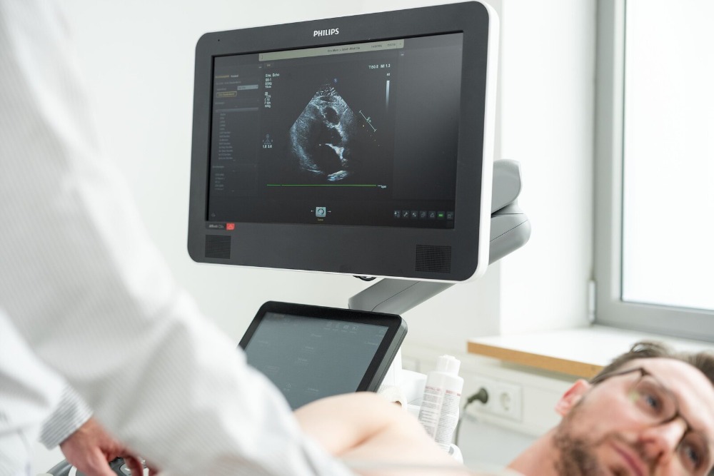 kardiologe-essen-dr-med-meyer-und-dr-med-thalayasingam-echokardiographie-stressechokardiographie-gefaessmedizin-v2 kardiologe-essen-dr-med-meyer-und-dr-med-thalayasingam- echokardiographie-stressechokardiographie-gefaessmedizin-v2